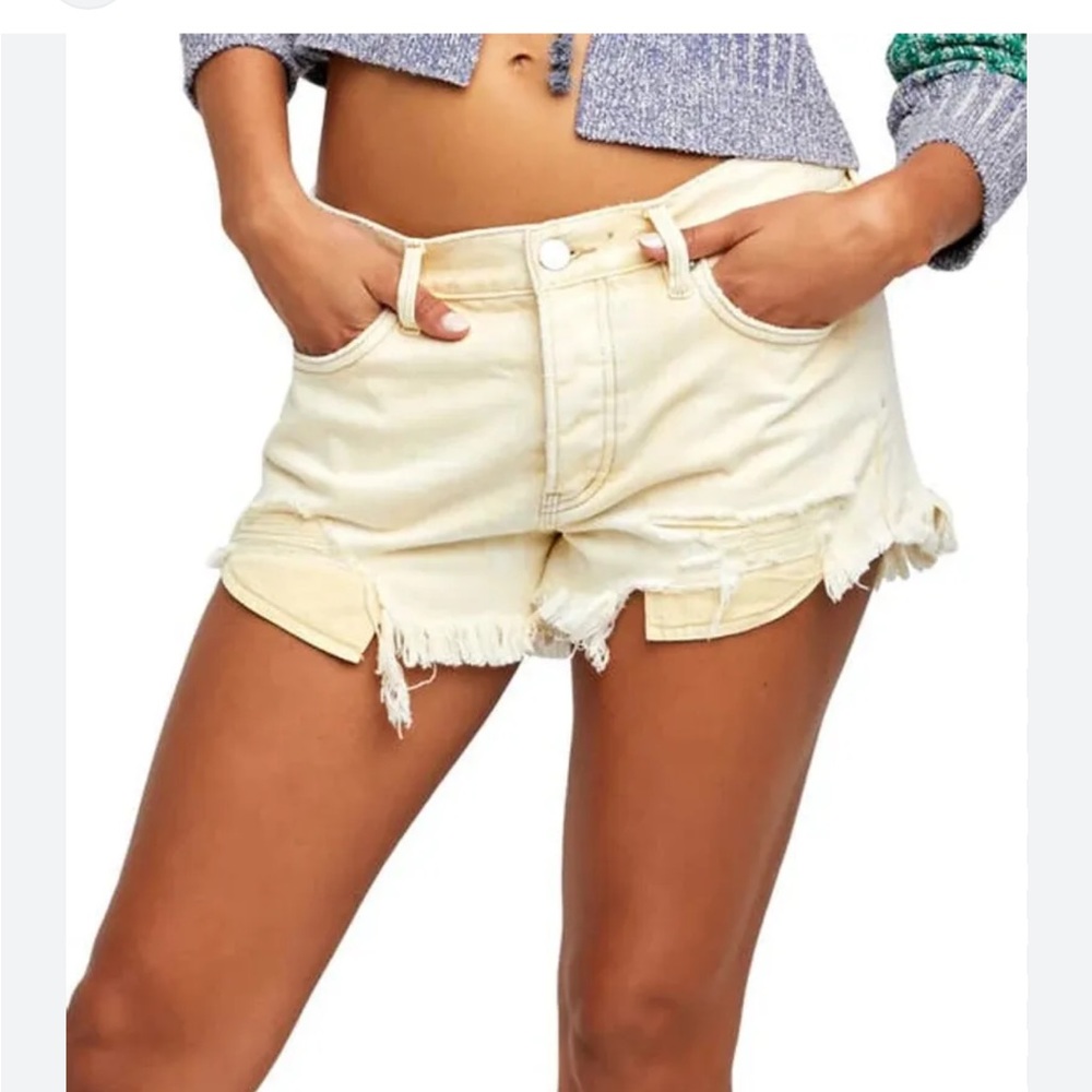 Free People We the Free Loving Good Vibrations Cutoff Denim Banana Split 30